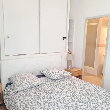 Apartamento Appartement T2 avec sa terrasse ensoleillée et son Jaccuzi privatif
