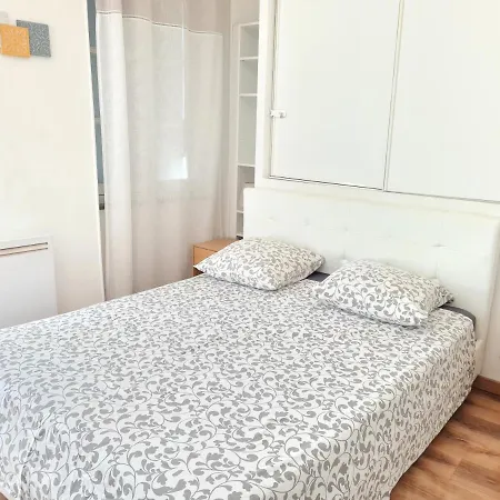 Appartement T2 avec sa terrasse ensoleillée et son Jaccuzi privatif *
