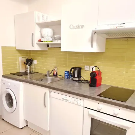 Appartement T2 avec sa terrasse ensoleillée et son Jaccuzi privatif Apartamento *