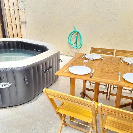 Appartement T2 avec sa terrasse ensoleillée et son Jaccuzi privatif Apartamento *