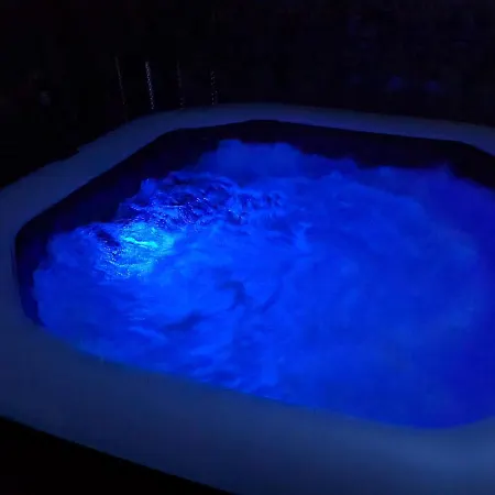 Appartement T2 avec sa terrasse ensoleillée et son Jaccuzi privatif *